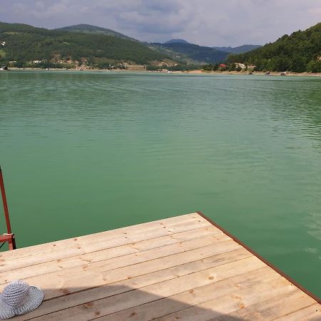Lake House โนวีปาซาร์ ภายนอก รูปภาพ