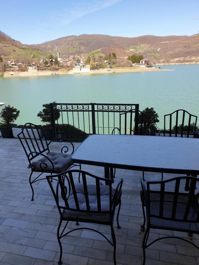 Lake House โนวีปาซาร์ ภายนอก รูปภาพ