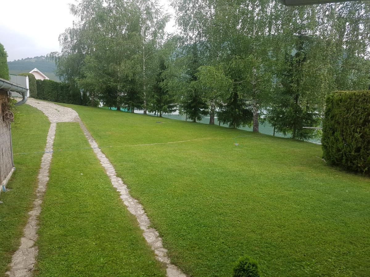 Lake House โนวีปาซาร์ ภายนอก รูปภาพ