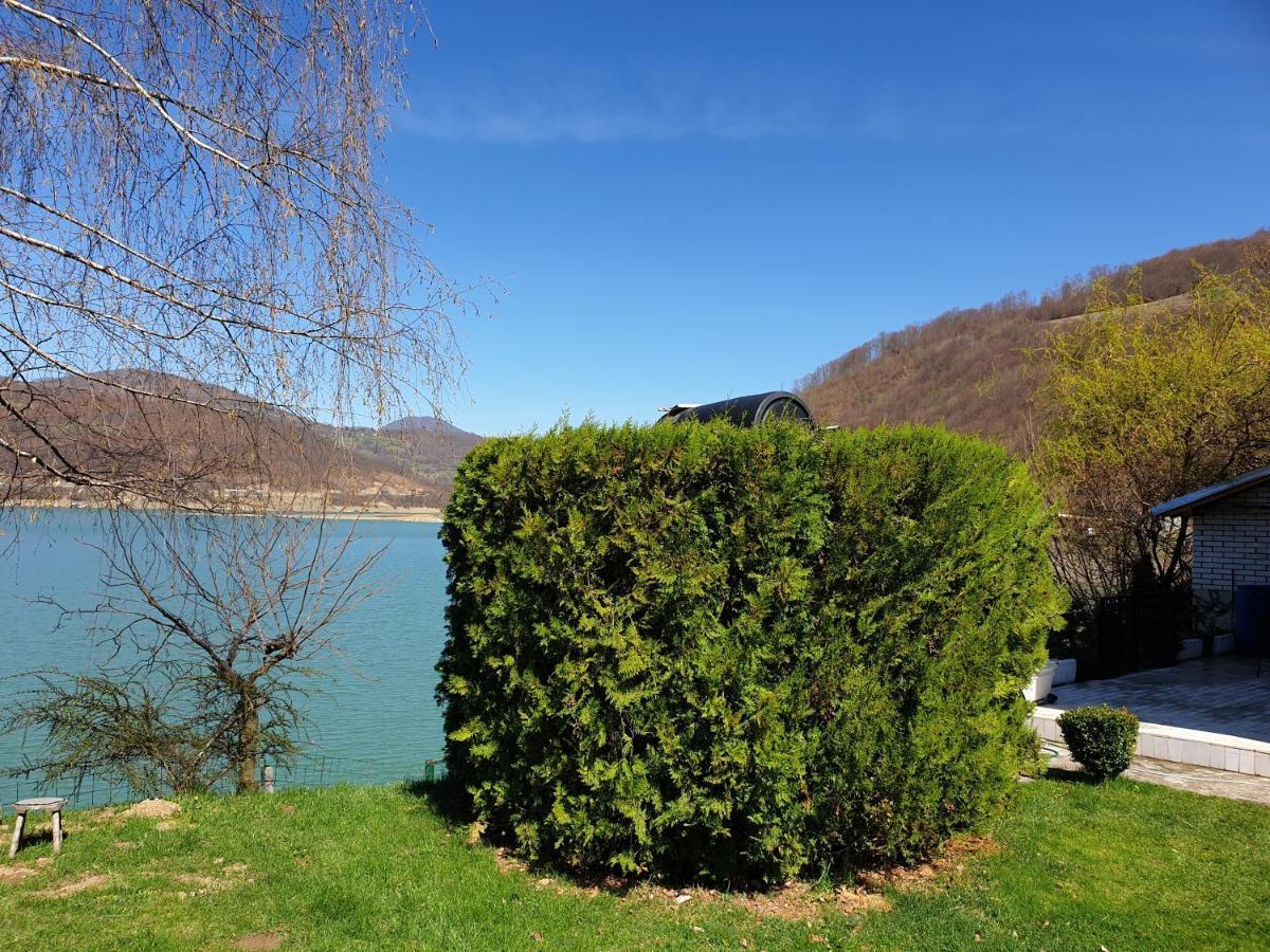 Lake House โนวีปาซาร์ ภายนอก รูปภาพ