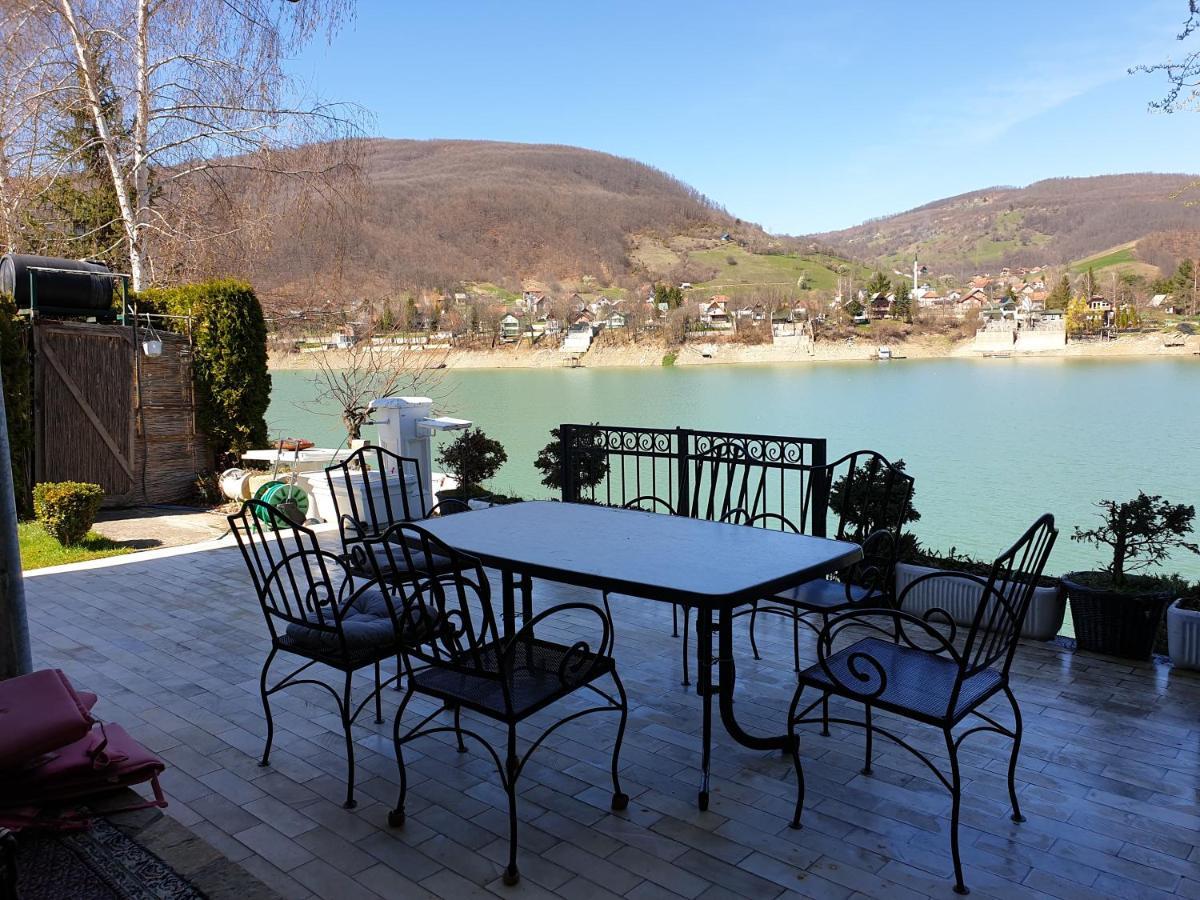 Lake House โนวีปาซาร์ ภายนอก รูปภาพ
