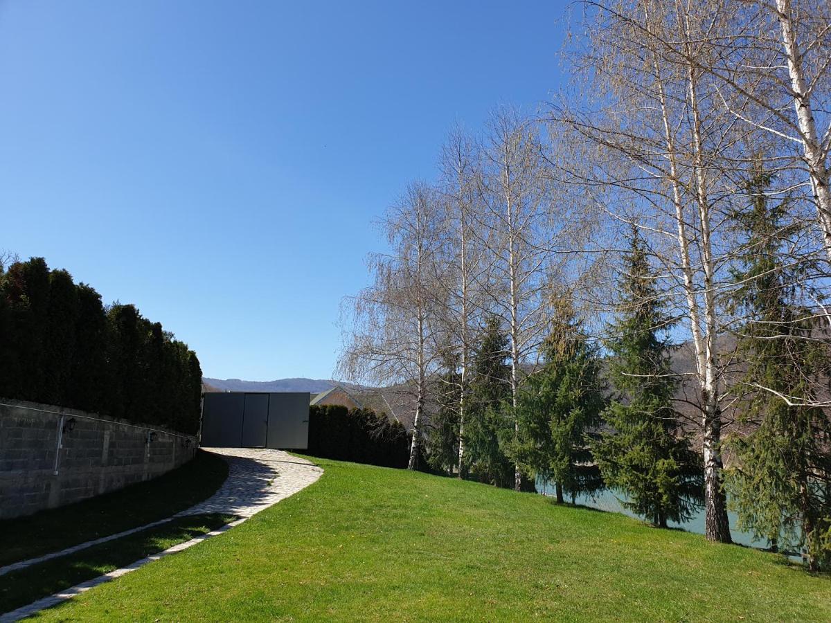 Lake House โนวีปาซาร์ ภายนอก รูปภาพ