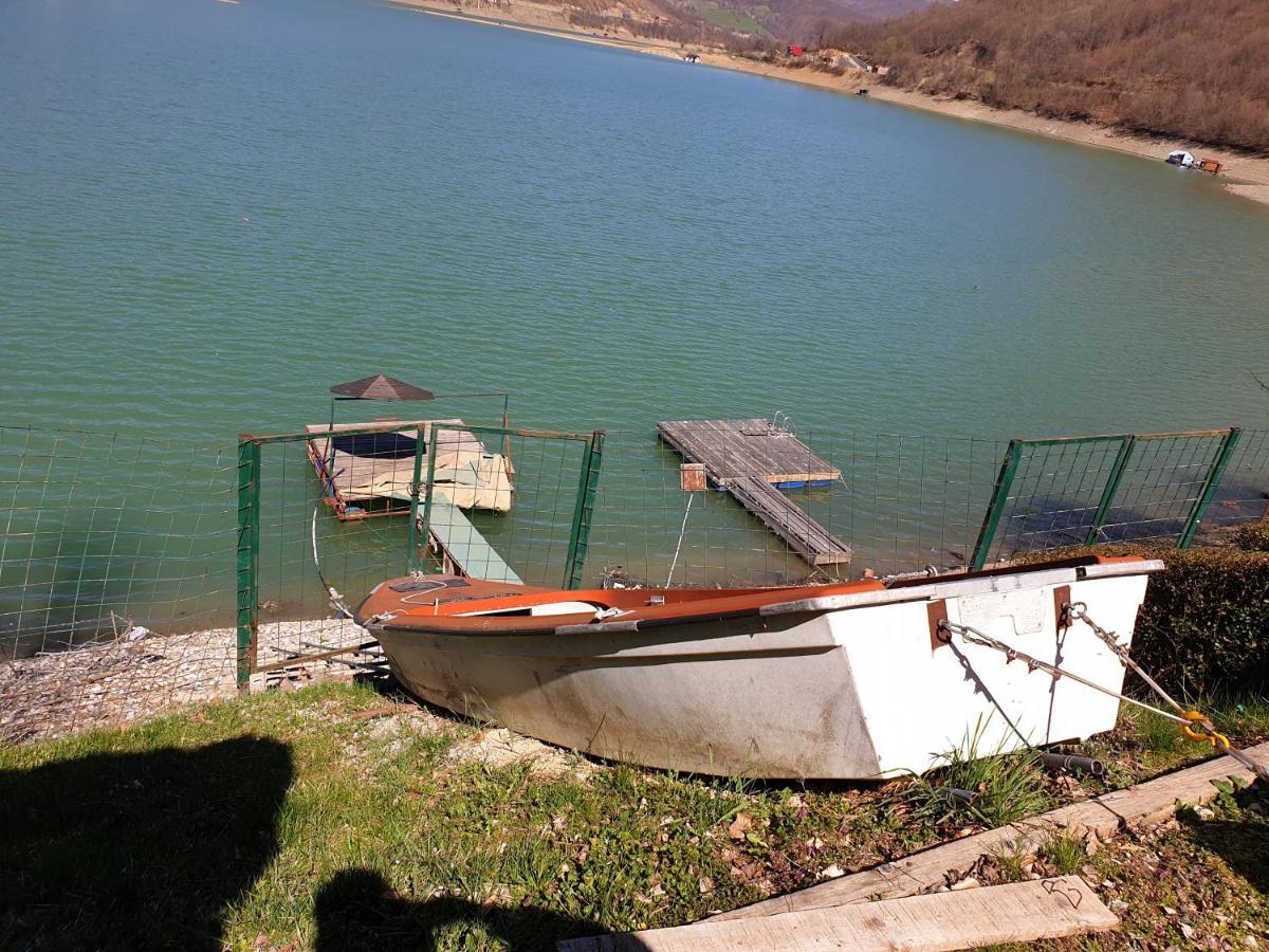Lake House โนวีปาซาร์ ภายนอก รูปภาพ
