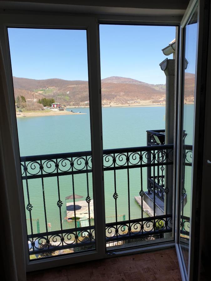 Lake House โนวีปาซาร์ ภายนอก รูปภาพ